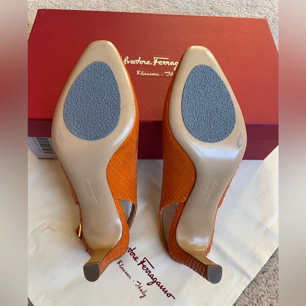 SALVATORE FERRAGAMO Gardenia Python Skin Orange Pebble Calf Heels Size 5 1/2 C - Picture 8 of 11